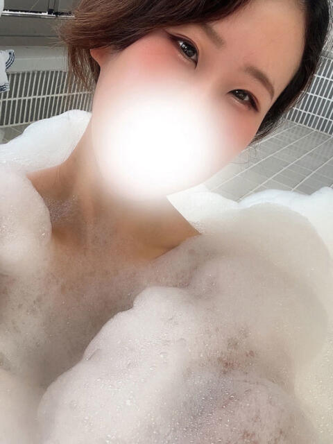 来栖えちか 全裸にされた女たちor欲しがり痴漢電車（ホテヘル）