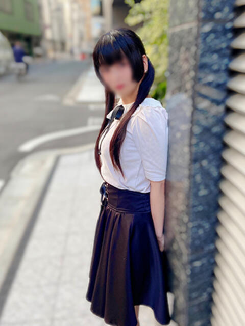 さつき かりんと秋葉原(オナクラ・手コキ)