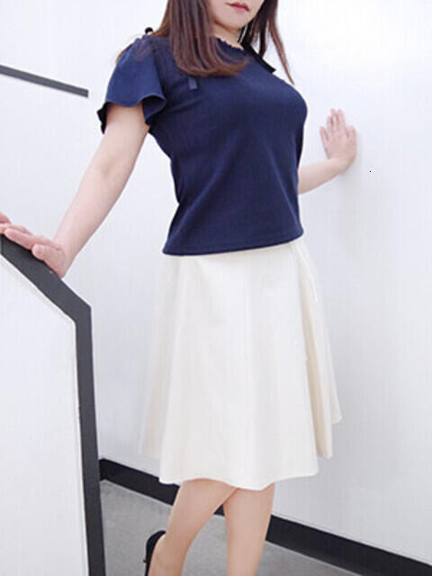 ひなこ 熟女デリヘル秘宝館Z(人妻・熟女デリヘル)