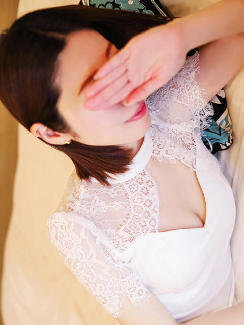 杉崎 りか 高級倶楽部 月兎貴婦人 大阪(高級人妻デリヘル)