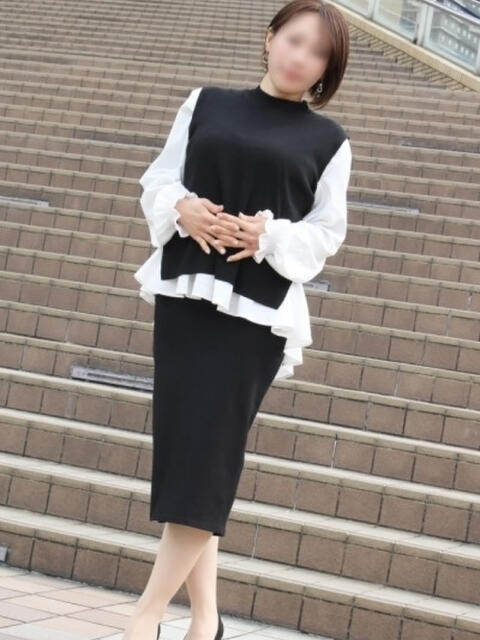 ほまれ 奥鉄オクテツ大阪(駅待ち合わせ型人妻デリヘル)