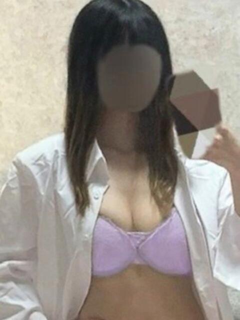 にいな★美乳にMAX大興奮!! かりゆしOLの秘密【20代沖縄美女多数在籍-デリヘル×ヌードエステ】（性感エステ＆デリヘル）