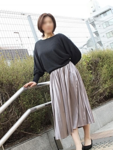 つむぎ 奥鉄オクテツ大阪(駅待ち合わせ型人妻デリヘル)