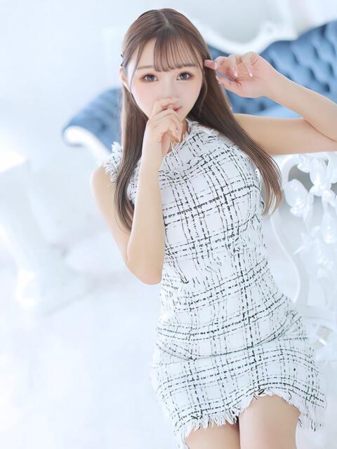 めいな クラブ バレンタイン大阪(素人美女専門デリヘル)