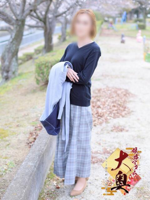 沢口奈月(さわぐちなつき) 姫路マダム大奥(デリヘル)