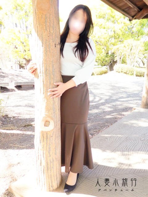 なこ 人妻小旅行（人妻系デリヘル）