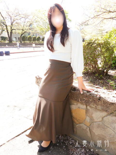 なこ 人妻小旅行（人妻系デリヘル）