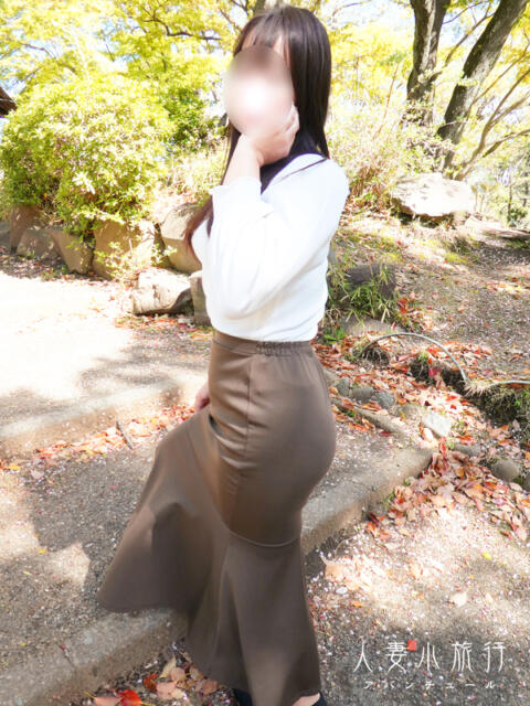 なこ 人妻小旅行（人妻系デリヘル）