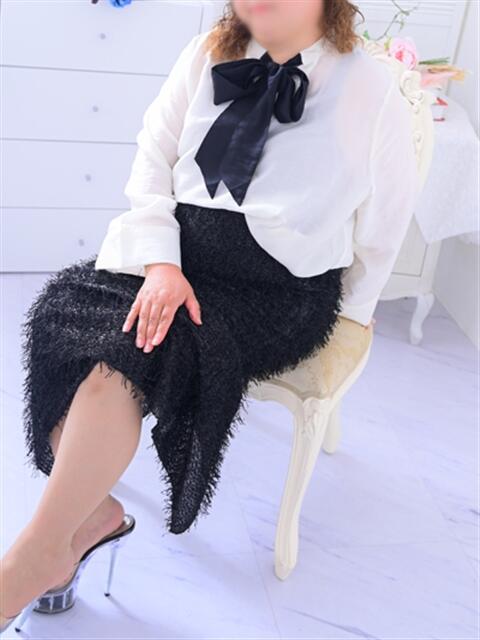 平山あみ ミセス・レヴォアール～再会～（人妻性感デリヘル）