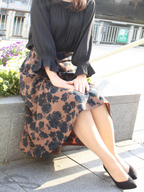 にいな 奥鉄オクテツ大阪（駅待ち合わせ型人妻デリヘル）