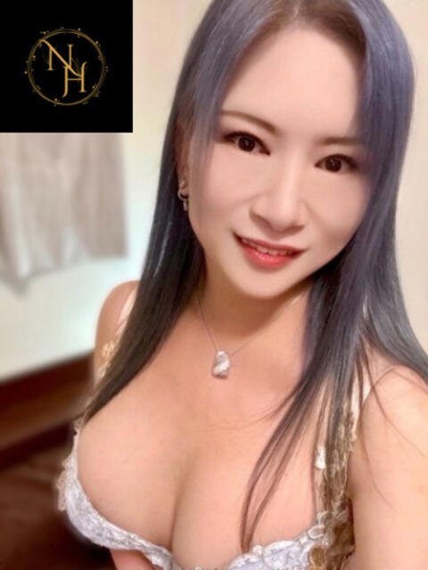 吉野沙莉那（ニューハーフ） 人妻生レンタル（デリヘル）