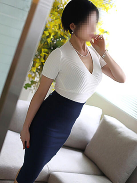 涼花(りょうか) 人妻出逢い会 百合の園 山の手本店(人妻系デリヘル)