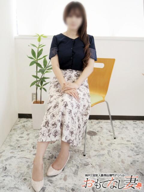 宇佐美りな おもてなし妻（人妻デリヘル）