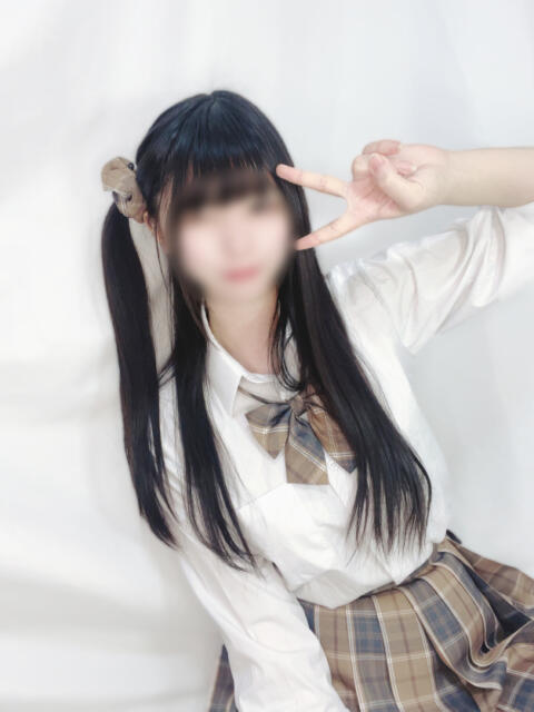 みるく 美コキ手少女（派遣型オナクラ(手コキ)）