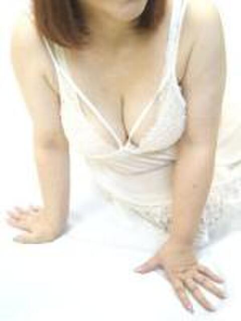 ひとみ 大久保駅前人妻横丁（人妻系ホテヘル）