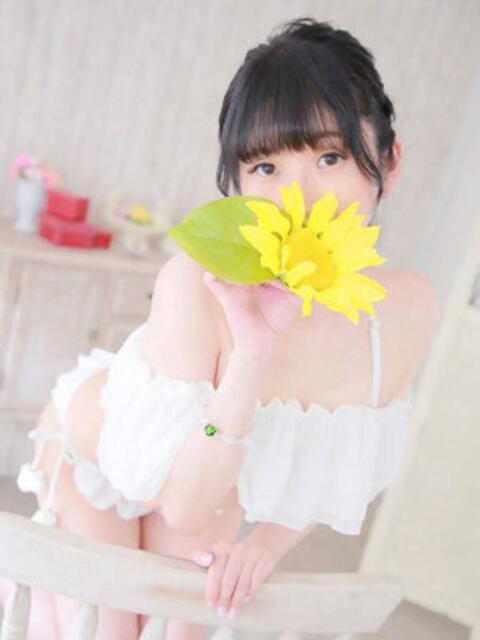 原田あきこ 断りきれない美人マッサージ嬢たち（デリヘル＆エステ）