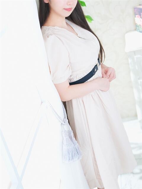 里見 華 人妻セレブ宮殿（人妻デリヘル）