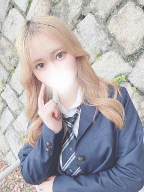 えま 学校帰りの妹に手コキしてもらった件 谷九（オナクラ）