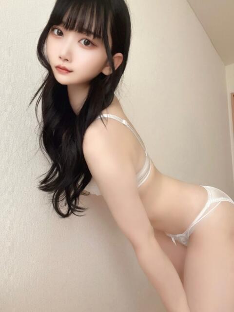 りり 舐めたくてグループ~君とサプライズ学園~越谷校(デリヘル)