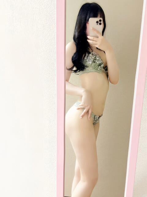 りり 舐めたくてグループ~君とサプライズ学園~越谷校(デリヘル)