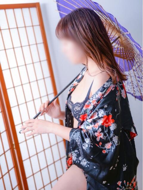 さき いざ候 本館（ツーショットキャバクラ）