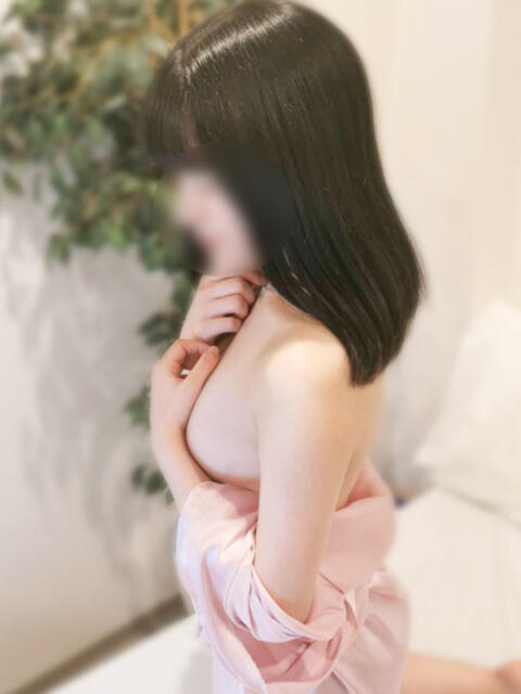 らら 渋谷添い寝女子(派遣型手コキ)