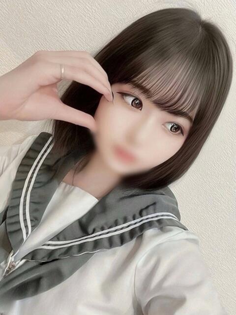 るな/透明感溢れる美少女♪ 10代、20代専門ハレンチ倶楽部　姫路店（デリヘル）