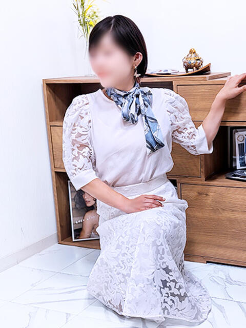 里奈 ミセスラウンジ東京（人妻系デリヘル）