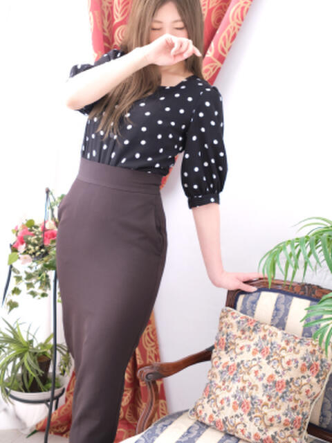 あずみ 横浜人妻セレブリティ（ユメオト）（人妻系デリヘル）