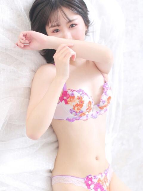 鏡/きょう クラブ バレンタイン大阪（素人美女専門デリヘル）