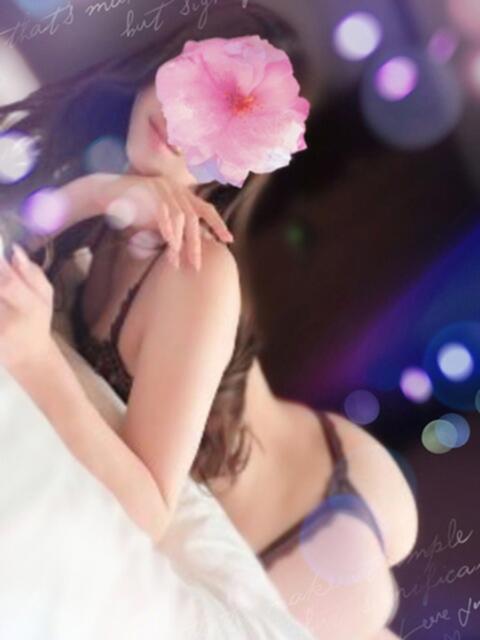 瑠璃川(るりかわ)あい キングアンドクイーン(高級ソープランド)