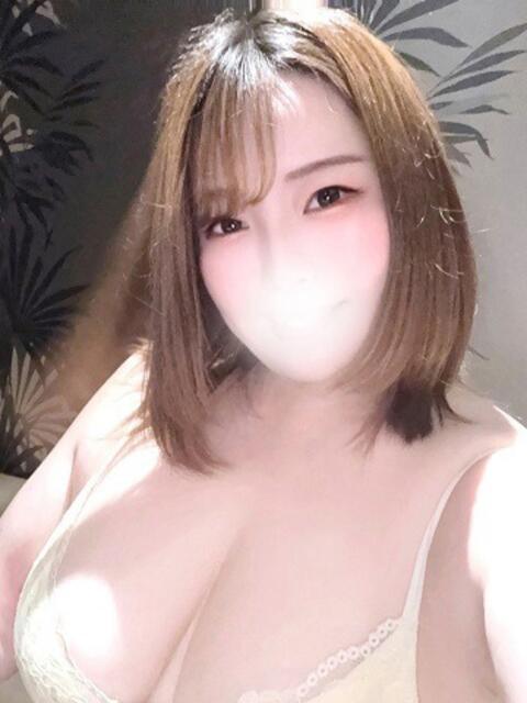 えみ エンジェルマスカット（巨乳ぽっちゃりデリヘル）