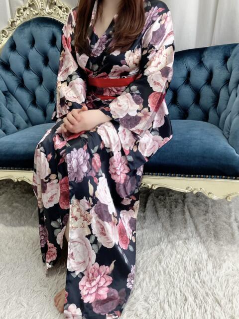 えみ ヴィヴィッド・クルーマダム・セカンドヴァージン十三店（セクキャバ）