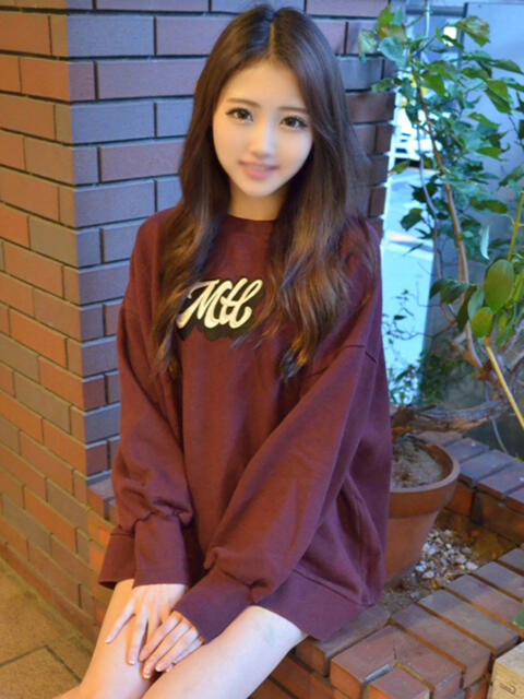 りこ★想像超えのルックス 鶯谷現役女子大生コレクション(デリヘル)