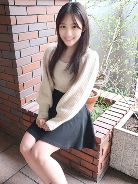 かすみ★素敵な笑顔18歳処女 現役女子大生コレクション(デリヘル)