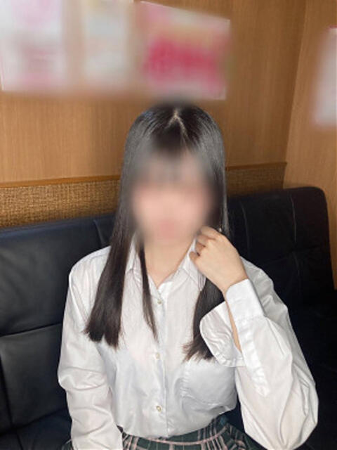 まゆ 西川口ビデオdeはんど(店舗型ビデオBOX風手コキ店)