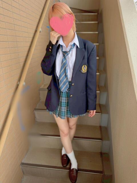 りみ 青チェと赤チェ（派遣型オナクラ＆リフレ）