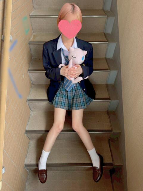 りみ 青チェと赤チェ（派遣型オナクラ＆リフレ）