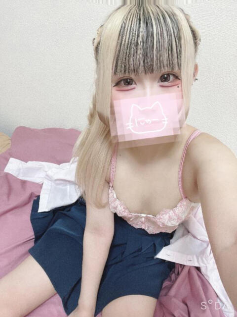 えな 山梨　風俗　デリヘル　 『ラブ＆ピース学園』（デリヘル）