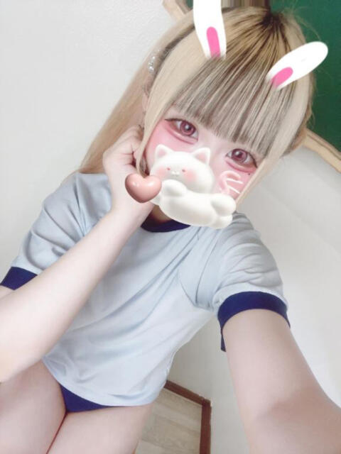 えな 山梨　風俗　デリヘル　 『ラブ＆ピース学園』（デリヘル）