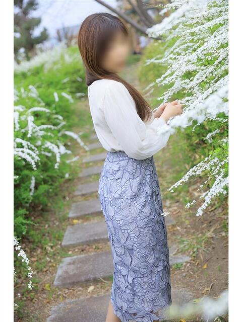 えみり 奥鉄オクテツ大阪(駅待ち合わせ型人妻デリヘル)