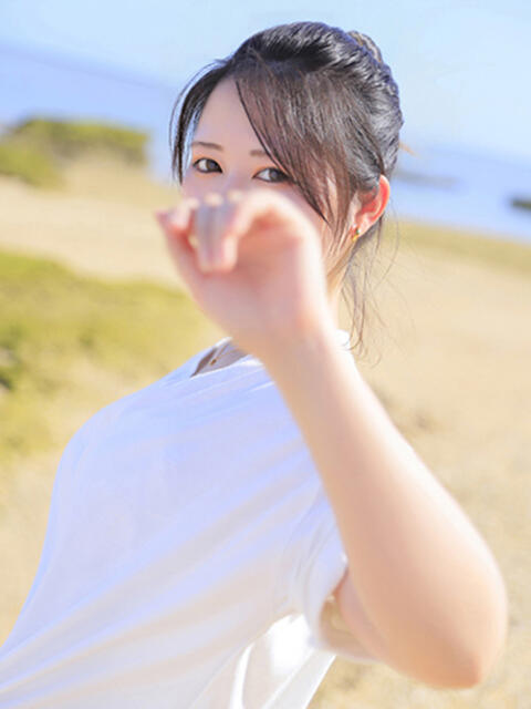 ひなた　ロリ系正統派美人 かりゆしOLの秘密【20代沖縄美女多数在籍-デリヘル×ヌードエステ】（性感エステ＆デリヘル）