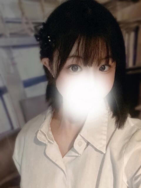 ウナ(愛嬌抜群少女) ペロ×2キャンディ(デリヘル)