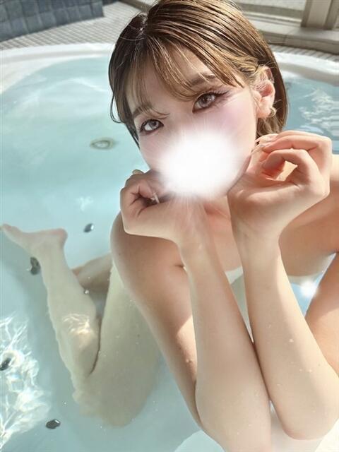 ☆うみ☆ 100%本人が来る店!!デリヘル『ロイヤルフラッシュ』(デリヘル)