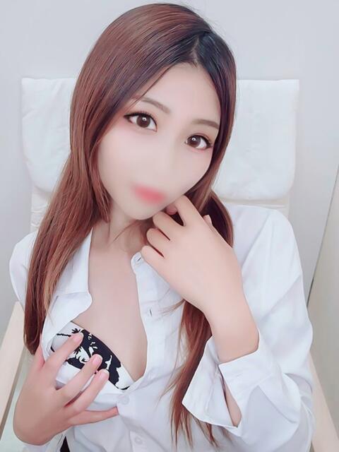 月咲　いろか ノーパンパンスト スケベなOL梅田・兎我野店（ホテヘル）