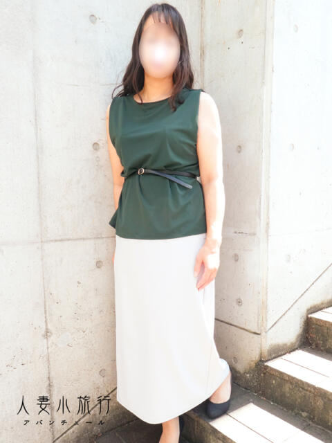 まり 人妻小旅行（人妻系デリヘル）