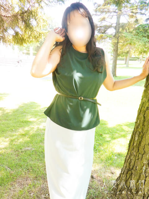 まり 人妻小旅行（人妻系デリヘル）