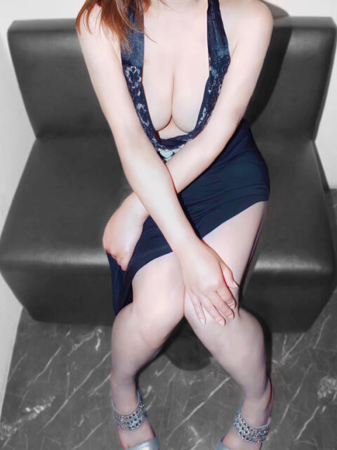 ユリナ Club 妻(セクキャバ)