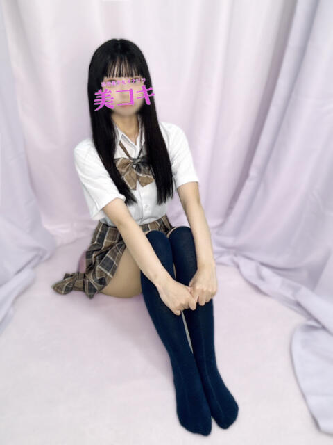 まな 美コキ手少女（派遣型オナクラ(手コキ)）