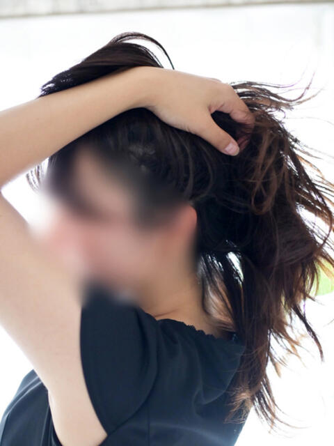 りえ アバンチュール（難波）（人妻系ヘルス）